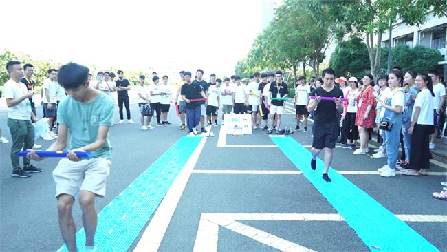 指压板跑比赛