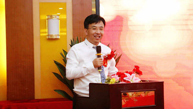 爱华教育董事长张庆阔