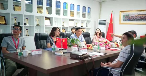 广东岭南师范学院继续教育学院林森处长一行莅临爱华教育集团考察指导工作