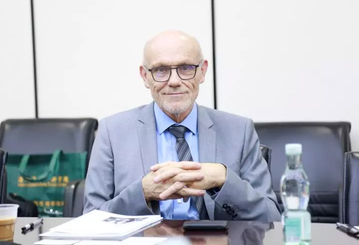 德国韦斯特尔堡职业教育学院校长Joachim Dell