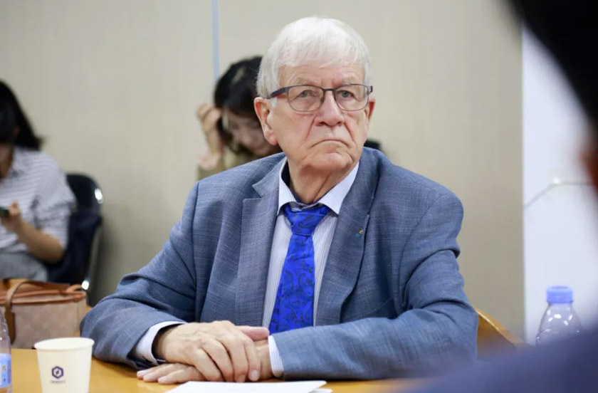 德国大学基金会主席，西南法伦科学技术大学教授Professor Jürgen Grüneberg